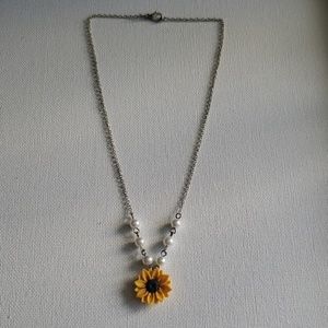 Like New Sunflower and Pearl Necklace